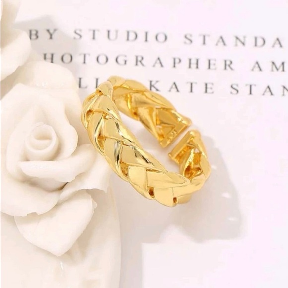 Gold Woven Band Ring - Picture 4 of 15